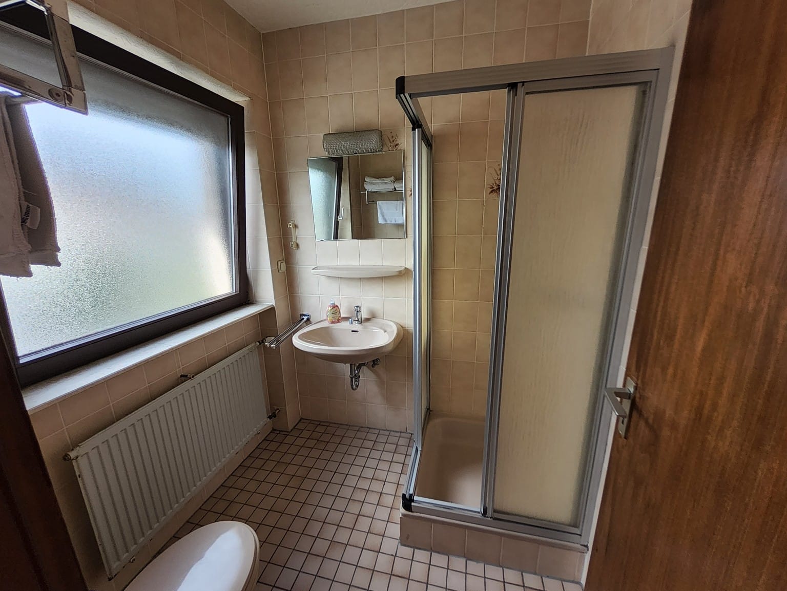Existing Hotel Weller bathroom